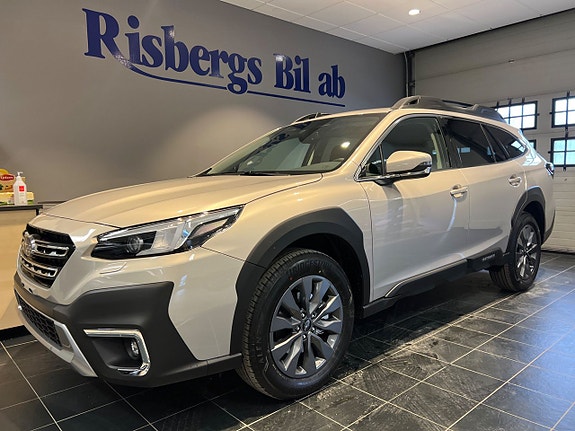 Subaru Outback 2 of 5