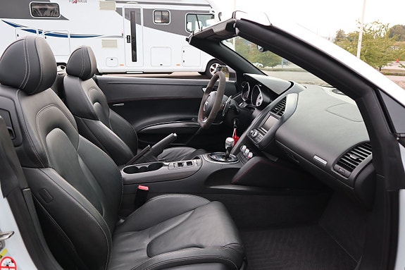 Audi R8 12 of 16