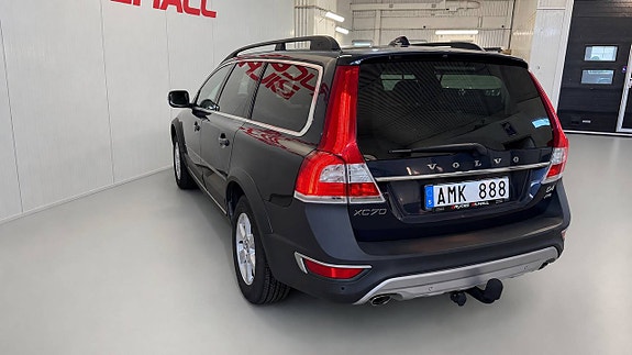Volvo XC70 8 of 16