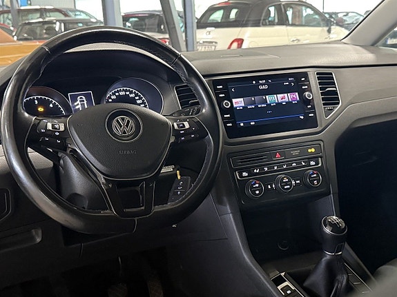 Volkswagen Golf Sportsvan 5 of 10