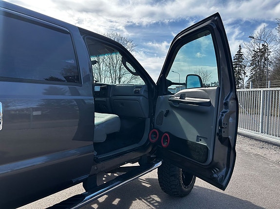 Ford F-250 13 of 16