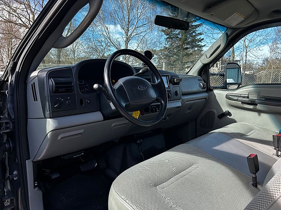 Ford F-250 11 of 16
