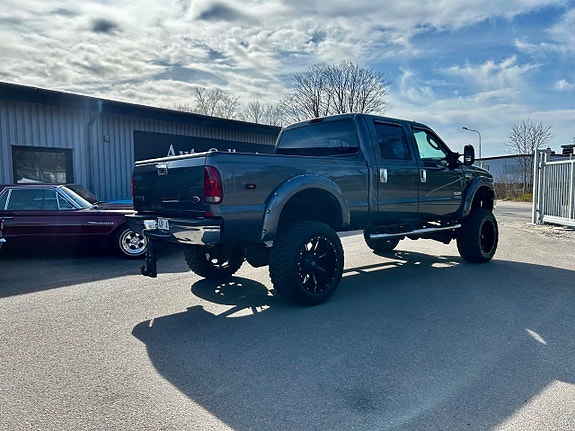 Ford F-250 6 of 16