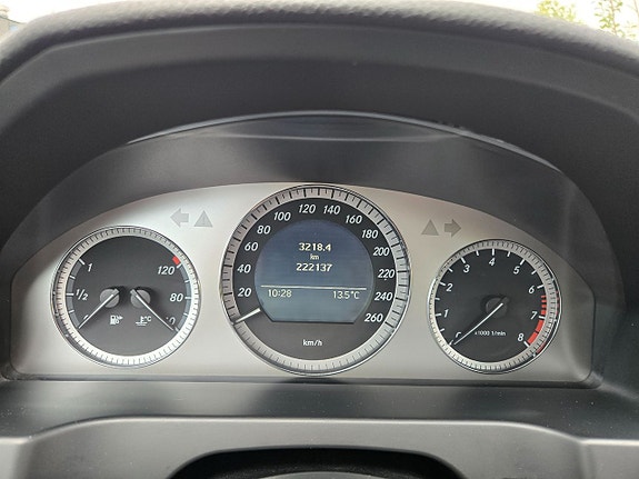 Mercedes-Benz C180 18 of 24