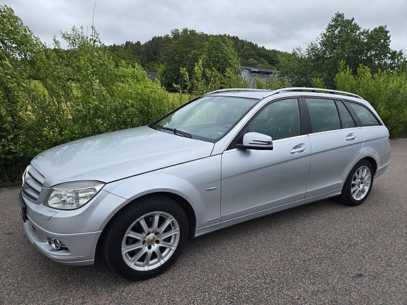 Mercedes-Benz C180 2 of 5