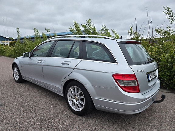 Mercedes-Benz C180 3 of 5