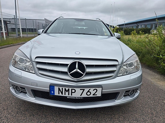 Mercedes-Benz C180 7 of 24