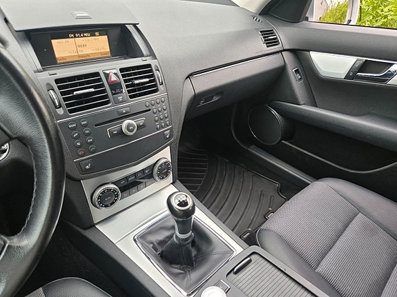 Mercedes-Benz C180 20 of 24