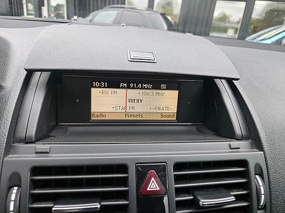 Mercedes-Benz C180 23 of 24