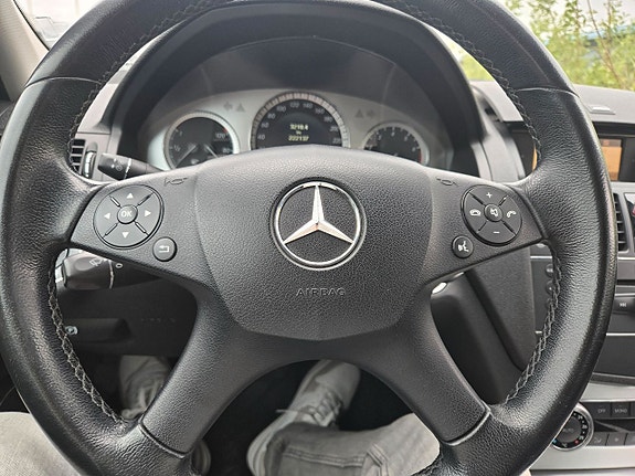 Mercedes-Benz C180 22 of 24