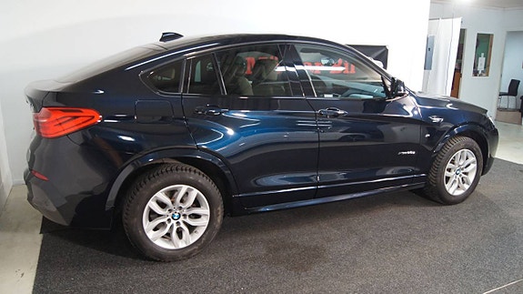 BMW X4 2 of 5