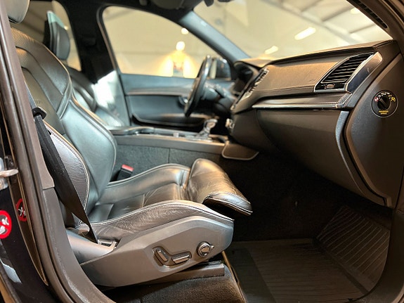 Volvo XC90 24 of 27