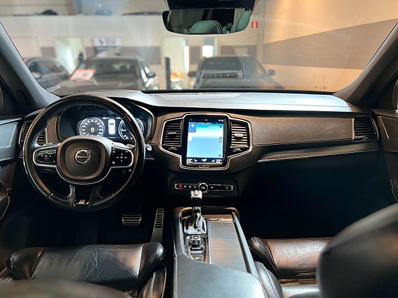 Volvo XC90 11 of 27