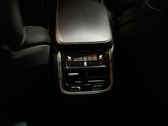 Volvo XC90 26 of 27
