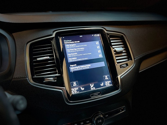 Volvo XC90 22 of 27