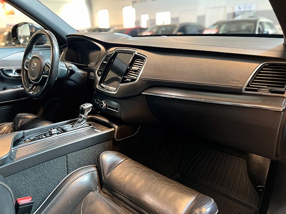Volvo XC90 23 of 27