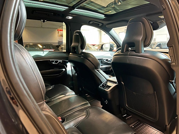 Volvo XC90 25 of 27