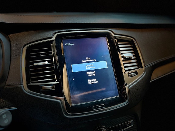 Volvo XC90 19 of 27