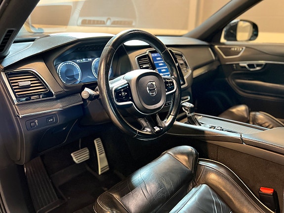 Volvo XC90 10 of 27