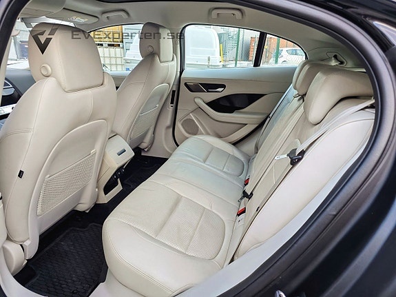 Jaguar I-PACE 15 of 22