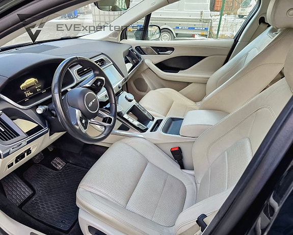 Jaguar I-PACE 14 of 22