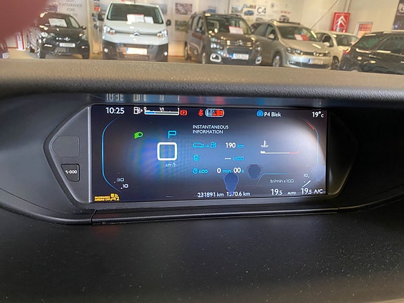 Citroen Grand C4 Picasso 9 of 12