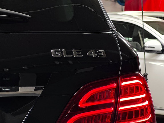 Mercedes-Benz GLE43 15 of 28