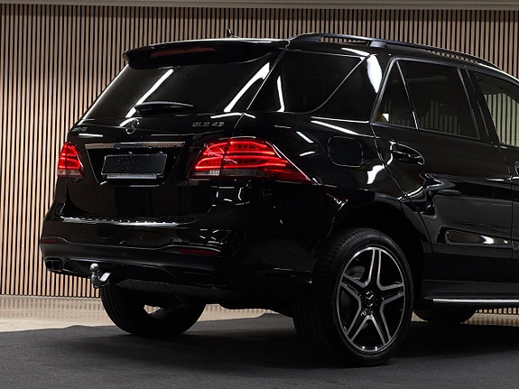Mercedes-Benz GLE43 12 of 28