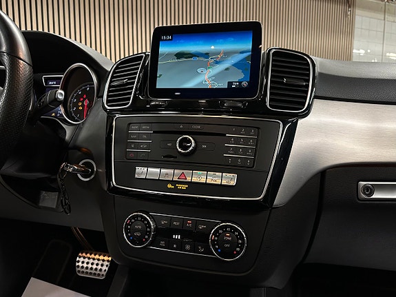 Mercedes-Benz GLE43 20 of 28