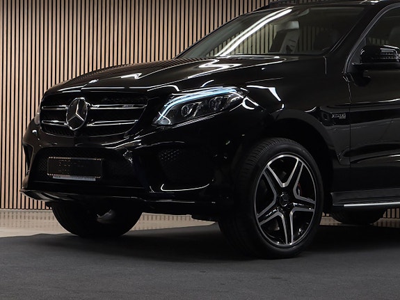 Mercedes-Benz GLE43 4 of 5