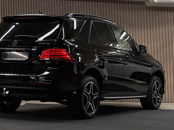 Mercedes-Benz GLE43 11 of 28