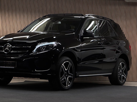 Mercedes-Benz GLE43 3 of 5