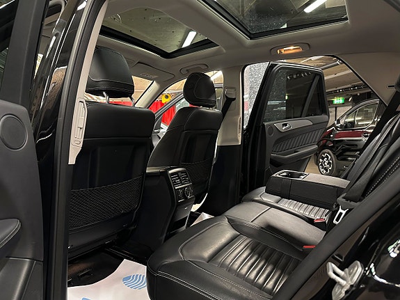 Mercedes-Benz GLE43 26 of 28