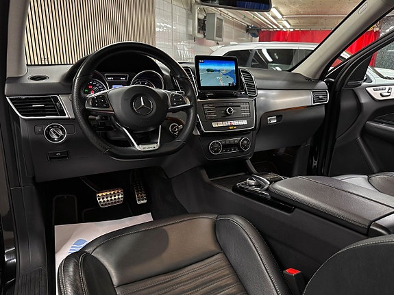 Mercedes-Benz GLE43 17 of 28
