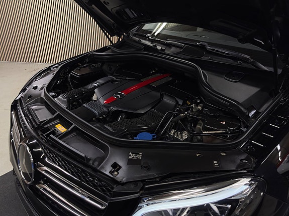 Mercedes-Benz GLE43 8 of 28
