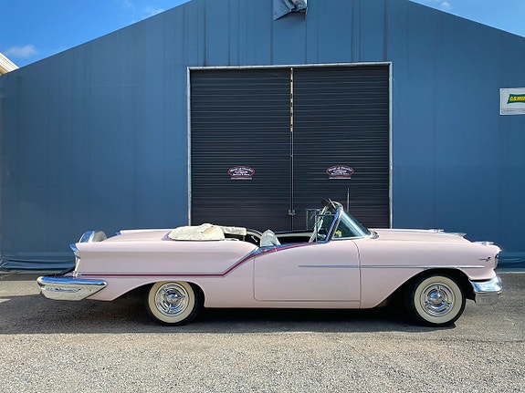 Oldsmobile 88 2 of 30