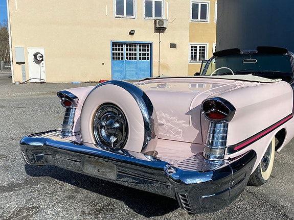 Oldsmobile 88 12 of 30