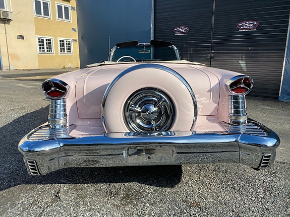 Oldsmobile 88 16 of 30