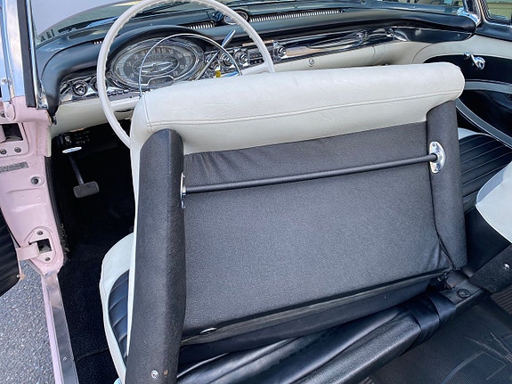 Oldsmobile 88 25 of 30