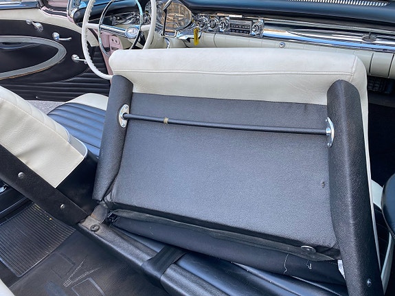 Oldsmobile 88 29 of 30