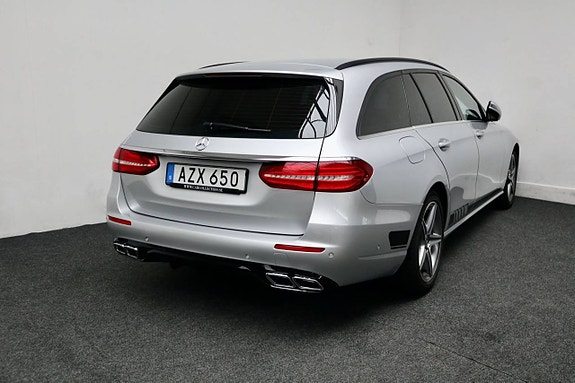 Mercedes-Benz E220 5 of 27