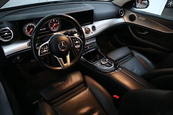 Mercedes-Benz E220 10 of 27