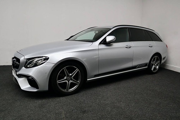 Mercedes-Benz E220 2 of 27