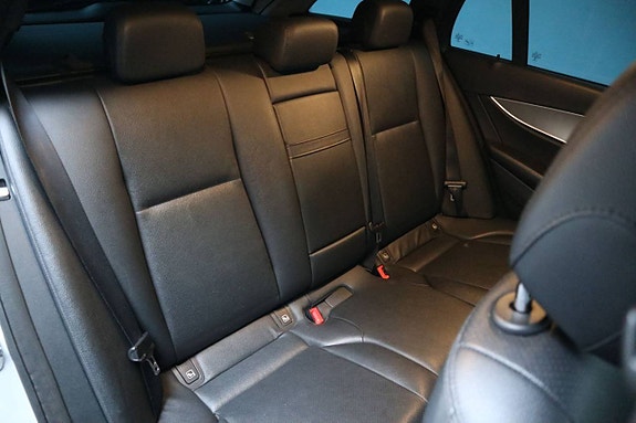 Mercedes-Benz E220 24 of 27