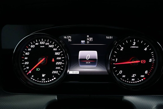 Mercedes-Benz E220 15 of 27