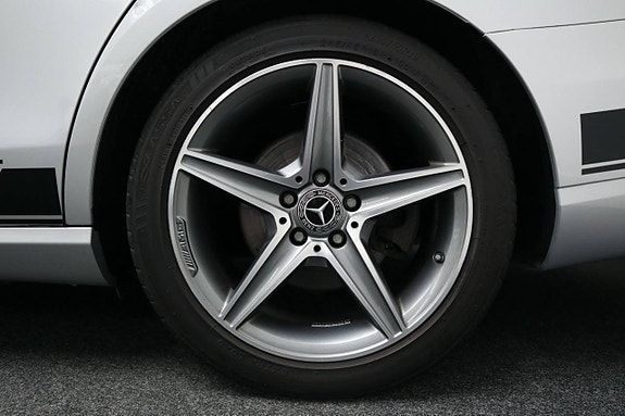 Mercedes-Benz E220 27 of 27