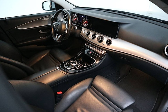 Mercedes-Benz E220 22 of 27