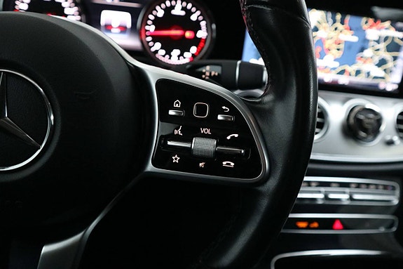 Mercedes-Benz E220 13 of 27