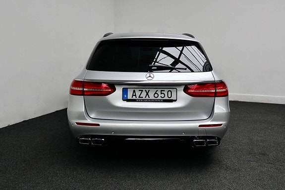 Mercedes-Benz E220 8 of 27