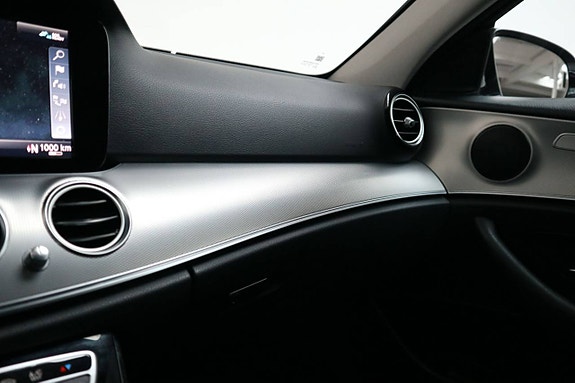 Mercedes-Benz E220 20 of 27